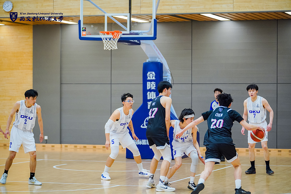 邓弗里斯：希望两到三周内复出，我们的球队就像一个大家庭